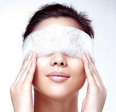 [新闻] 夏日眼部護理推薦自制眼膜 OL必備養眼絕技