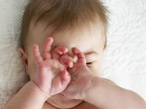 [新聞] 寶寶為何愛揉眼睛 原來有原因