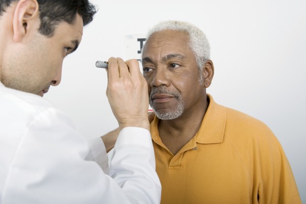 [新聞] – 紐約醫師談青光眼：防治致盲眼病須堅持眼科檢查
